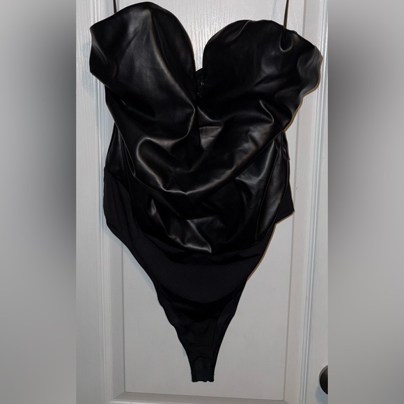 Fashion Nova NWOT Like It Like That Bodysuit - Black - Picture 2 of 9